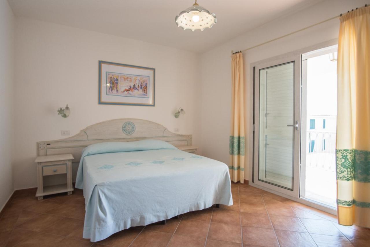 Le Residenze Del Golfo Di Orosei Aparthotel Exterior photo