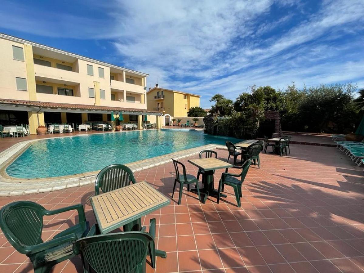 Le Residenze Del Golfo Di Orosei Aparthotel Exterior photo